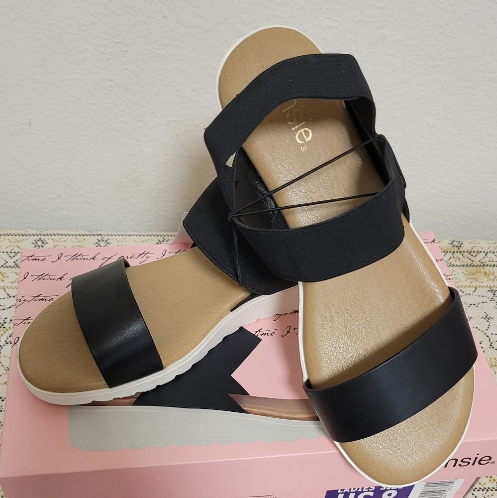 Kensie black and white sandal